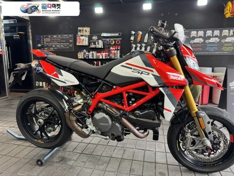 두카티 하이퍼모타드 950 SP 2023년식 하이퍼모타드 950sp 팝니다