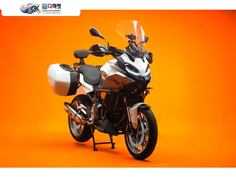 BMW F 900 XR 2023년식 풀옵션 구성된 깔끔한 최상급 차량 입니다.