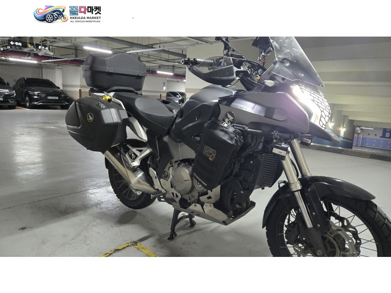 혼다 VFR 1200 XC 2012년식 VFR1200xc 투어러 풀튠 판매합니다.