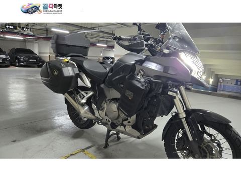 혼다 VFR 1200 XC 2012년식 VFR1200xc 투어러 풀튠 판매합니다.
