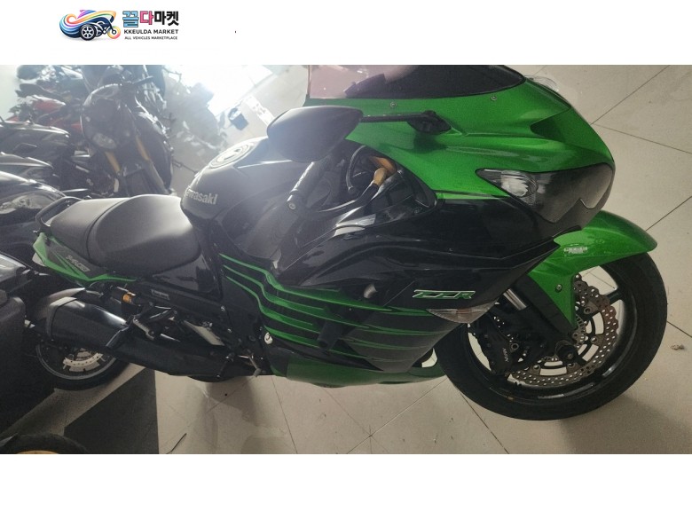 가와사키 ZZR 1400 2014년식 가와사키 zzr1400 올린즈버전~~카본휠까지