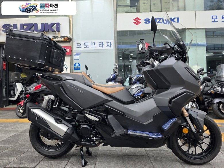 혼다 ADV 350 2023년식 혼다 ADV350 최상컨디션 및 많은 옵션 차량 판매합니다.