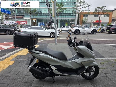 혼다 PCX 125 ABS 2025년식 티바이크 22025년 최상급 컨디션 혼다 더뉴PCX125 ABS 그레이 컬러 배달세팅 판매합니다. -카드-대차-할부-