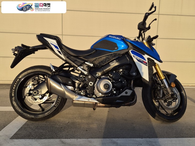 스즈끼 GSX S 1000 2025년식 울산동구 OK모터뱅크(스즈키대리점) 2025년식 스즈키 GSX-S1000 그림같은 중고~핫!핫!클릭!!