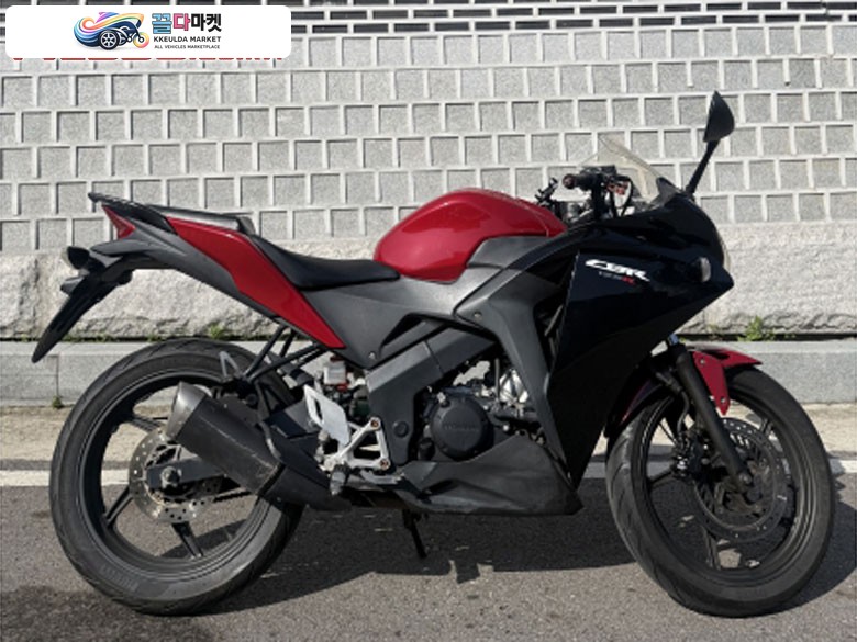 혼다 CBR 125 R 2014년식 혼다 CBR125 14년 28000KM 외관양호 판매합니다
