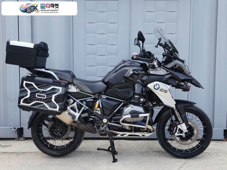 BMW R 1250 GS 2016년식 BMW R1200GS 트리플블랙 아크라 A급 짧은키로수