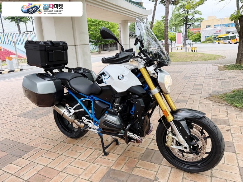 BMW R 1200 R 2018년식 BMW R1200R 스패셜컬러 키로수 짧은 바이크 판매합니다.(2018년식)