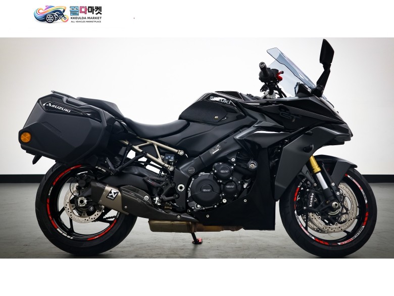 스즈끼 GSX S 1000 GT 2022년식 [ 매버릭바이크 ] / 아크라포빅 머플러 장착된 스즈키 GSX-S1000GT 판매합니다.