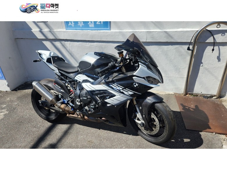 BMW S 1000 RR 2021년식 bmw s1000rr~~2021년식 2200km주행~~옵션다수~~