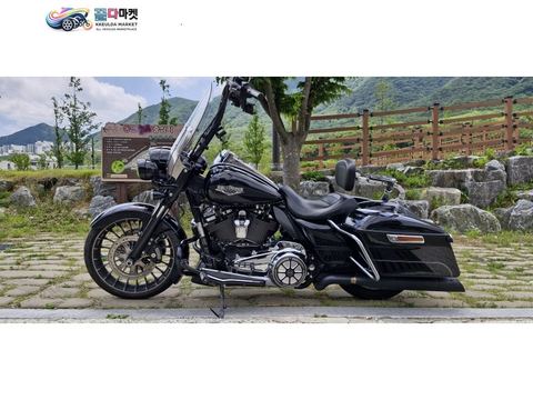 할리데이비슨 CVO 로드킹 2017년식 할리 로드킹