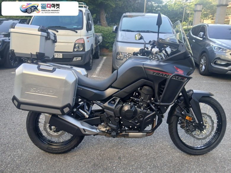 혼다 XL 750 트랜스알프 2023년식 트랜스알프 판매합니다.