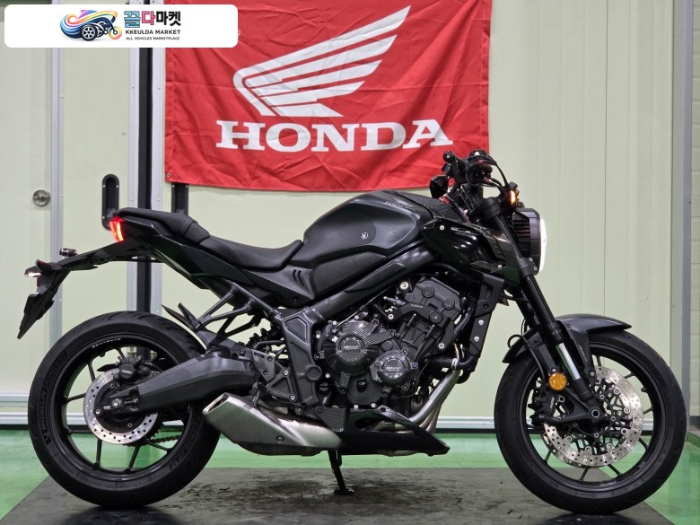 혼다 CB 650 R ABS 2023년식 혼다 CB650R 23년식 3만km블박2채널 깔끔한셋팅 최저가 판매합니다