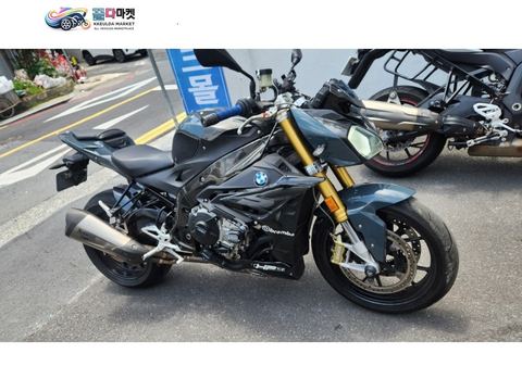 BMW S 1000 R 2018년식 bmw 대표 네이키드 s1000r~~아크라포빅 풀시스템~