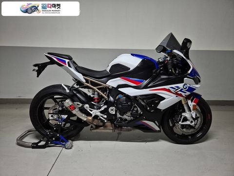BMW S 1000 RR 2021년식 아크라배기 깔끔한 S10000RR 판매합니다.