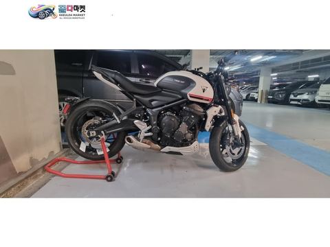 트라이엄프 트라이던트 660 2022년식 트라이던트 660 22년식 19xxxkm