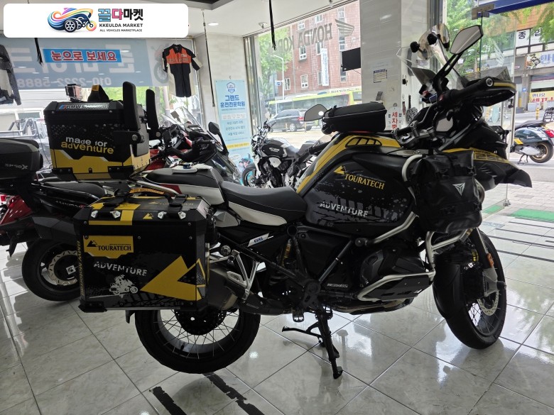 BMW R 1250 GS 어드벤처 2022년식 BMW / R 1250 GS 어드벤처 풀 튜닝 풀옵션 무사고 / 꿍2회 무슬림 풀 데칼  아크라 구변OK { 사용검사완료 }
