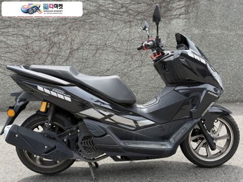 키웨이 비에스테 125 LX 2024년식 키웨이 비에스테125 24년 6300km 짧은 키로수 판매합니다