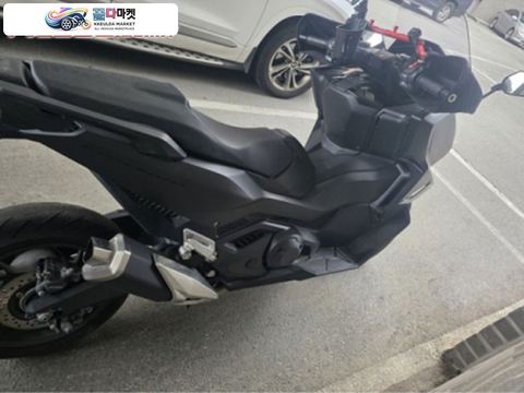 혼다 포르자 750 2025년식 2025년 포르자750 블랙 신차급판매합니다 7000km미만