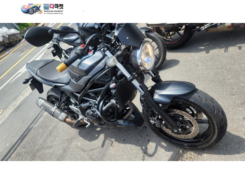 스즈끼 SV 650 2018년식 스즈키 sv650~~요시무라머플러 짧은주행거리