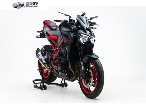 가와사키 Z 900 ABS 2021년식 색상과 옵션 구성이 멋진 차량 입니다.