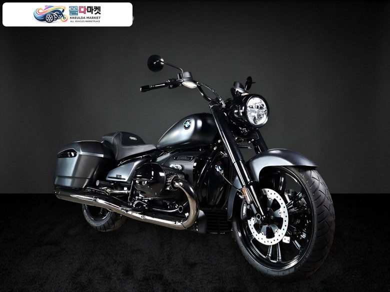 BMW R 18 록테인 2024년식 [BMW 공식모델] R18 록테인 럭셔리 헤리티지 크루저 - BMW모토라드 공식 보증 워런티 2026년 9월 - 후진 기어 탑재 - 무사고 관리잘된 신차급 홈서비스 중고매물 - 정직한 최고가 대차 및 매입을 도와드립니다.