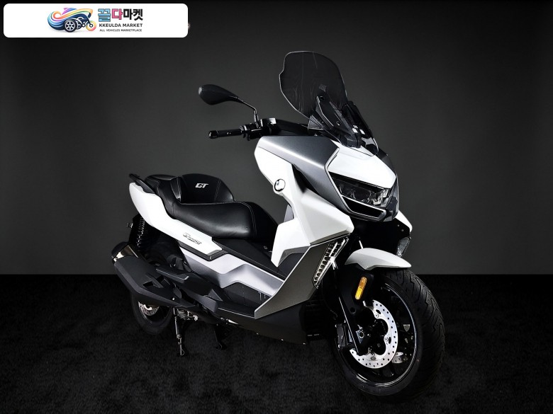 BMW C 400 GT 2024년식 [BMW 공식모델] C400GT 럭셔리 투어링 - BMW모토라드 공식 보증 워런티 2027년 5월 - 무사고 관리잘된 신차급 중고매물 - 정직한 매입과 최고가 대차를 도와드립니다.