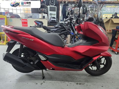 혼다 PCX 125 ABS 2021년식 혼다 PCX125 21년식 무광레드 판매합니다.