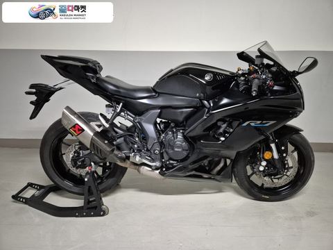 야마하 YZF R7 2022년식 아크라 배기 신차급 R7 판매합니다.