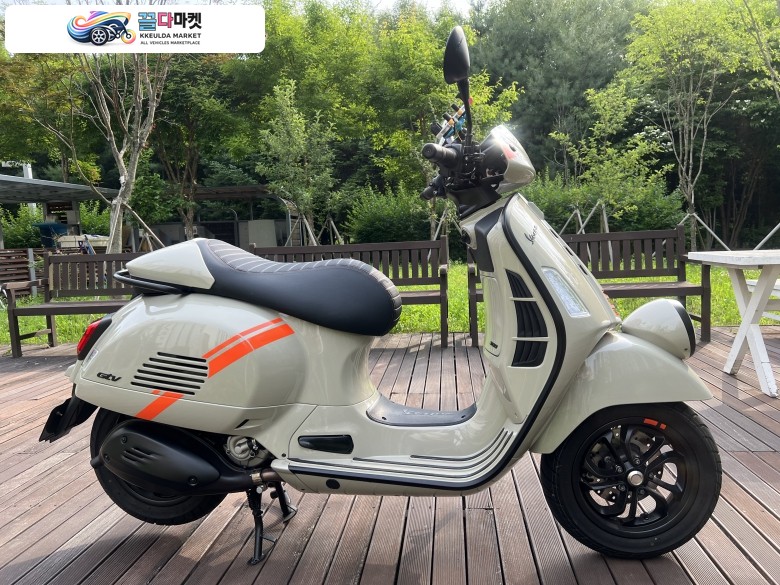베스파 GTV 300 2025년식 베스파GTV300  986km팝니다
