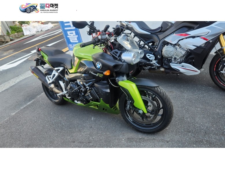 BMW K 1200 R 2008년식 bmw k1200r~~아크라포빅 머플러 장착 짧은 주행거리