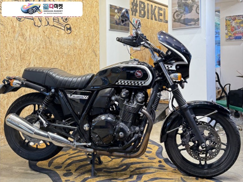 혼다 CB 1100 2016년식 클래식의 정수 혼다 CB1100 판매합니다