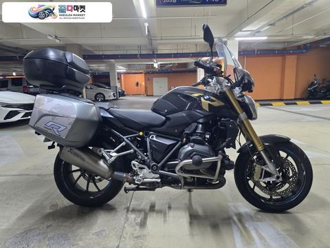 BMW R 1200 R 2015년식 가성비 갑 2015년식 R1200R 판매합니다.