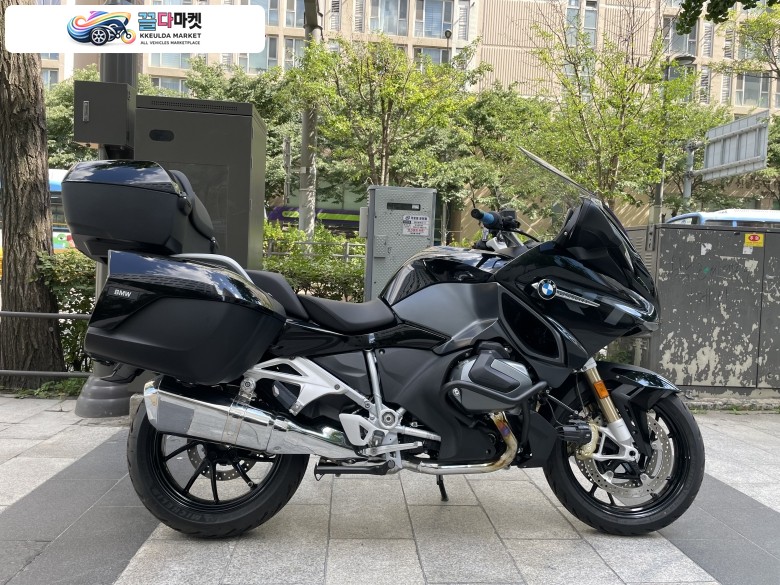 BMW R 1250 RT 2023년식 bmw r1250rt 짧은키로수 신차급 팝니다.
