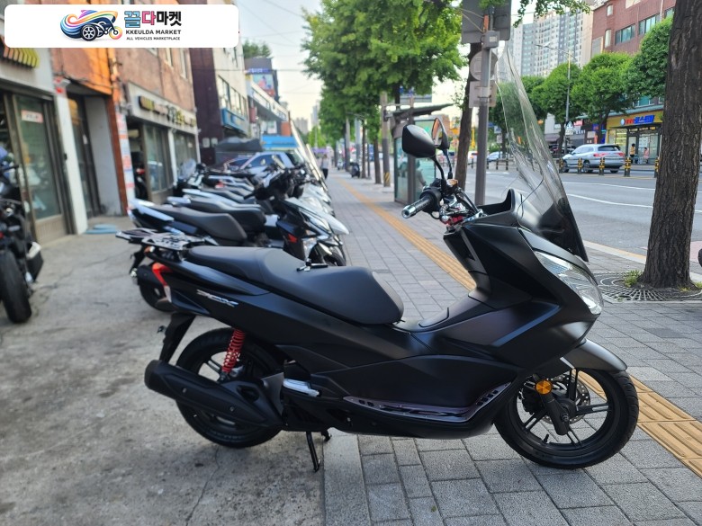 혼다 PCX 125 FI 2017년식 유성바이크 전차종 매입가능 대차 가능 깔끔 합니다