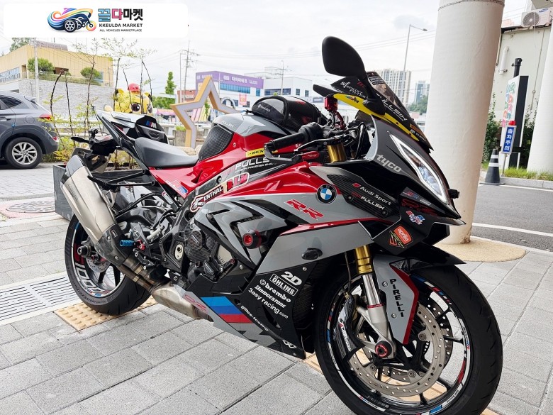 BMW S 1000 RR 2017년식 BMW S1000RR 2017년식 판매합니다.풀옵션모델 (직접보십시요)