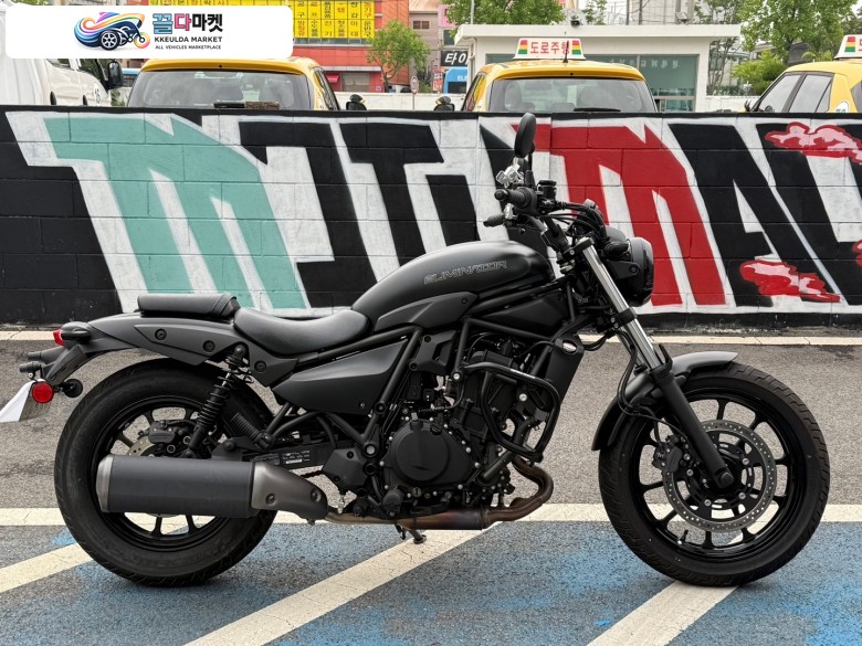 가와사키 엘리미네이터 500 2024년식 2024년식 5466km 주행한 상태좋은 엘리미네터ABS 블랙 분양중 제1금융권 현금할부 및 신용카드가능 가와사키 부산점 SN바이크