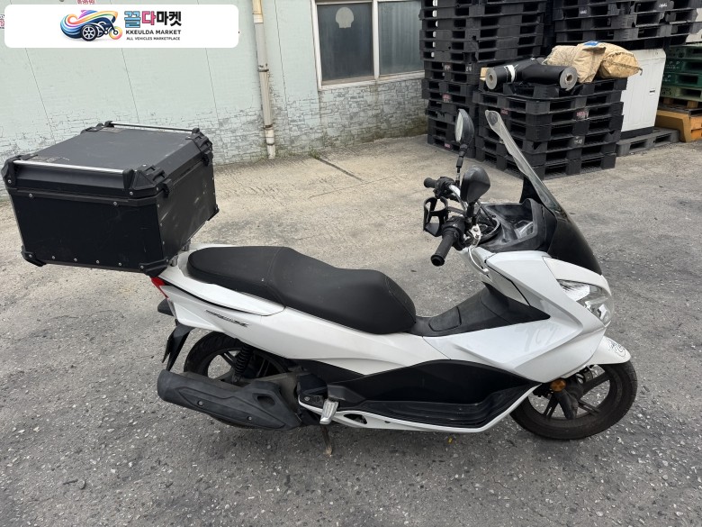 혼다 PCX 125 FI 2017년식 혼다 pcx125 17년 스마트키 짧은키로수 화이트컬러 팝니다