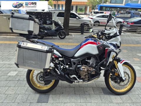 혼다 아프리카 트윈 CRF 1000 L DCT 2016년식 년식대비 짧은 적산거리(3,150KM)와 깨끗한 외관상태 유지하고있는 혼다명차 20216년식  아프리카트윈 1000 DCT 판매 합니다.