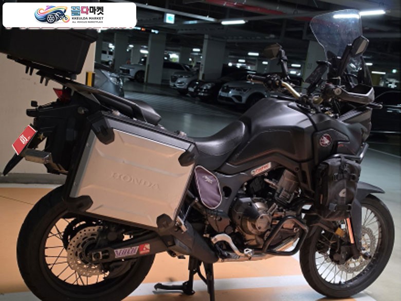 혼다 아프리카 트윈 CRF 1000 L DCT 2016년식 아프리카트윈 16년 102000