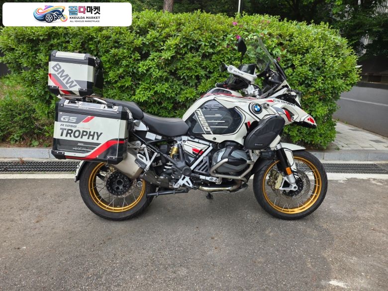 BMW R 1250 GS 어드벤처 2023년식 BMW R1250GS 어드방 키로수 짧고 옵션 좋은 바이크