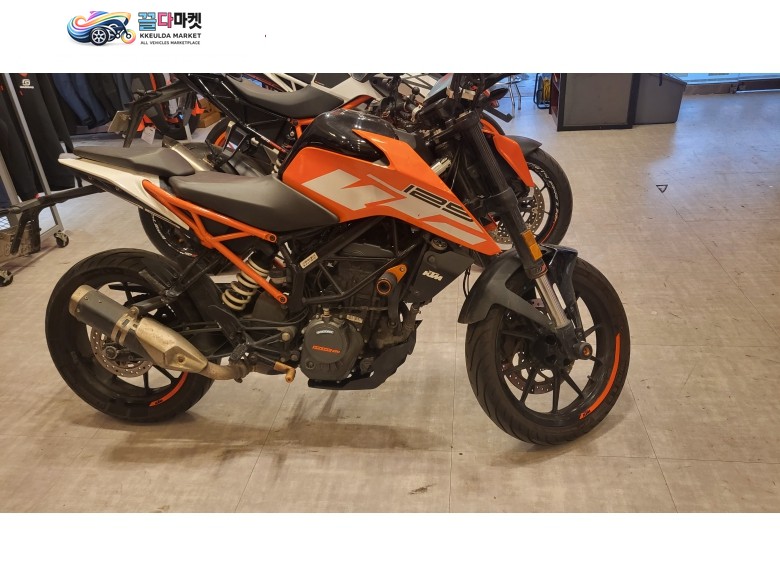 KTM 125 듀크 2019년식 3만xxx 19년씩 듀크 125 판매합니다