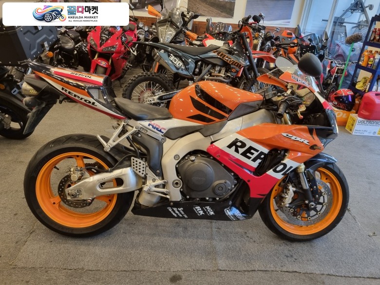 혼다 CBR 1000 RR 2006년식 Rc211v 의 dna 랩솔1000rr