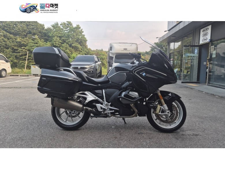 BMW R 1250 RT 2023년식 신차급 23년식 아크라포빅 구변된 R1250RT 팝니다