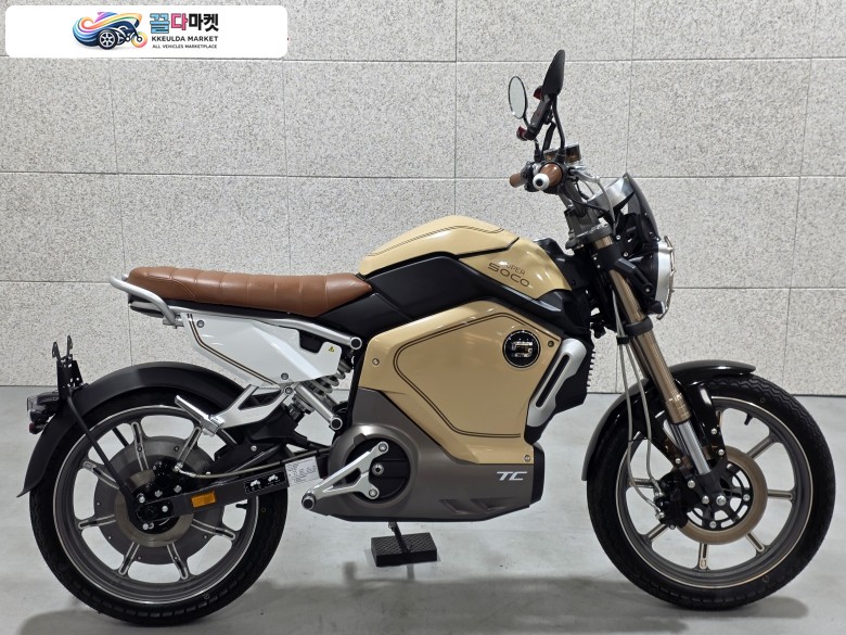 슈퍼쏘코 TC 2025년식 1인신조 25년식 슈퍼쏘코TC 베이지색상 394km 신차급 전기오토바이 판매
