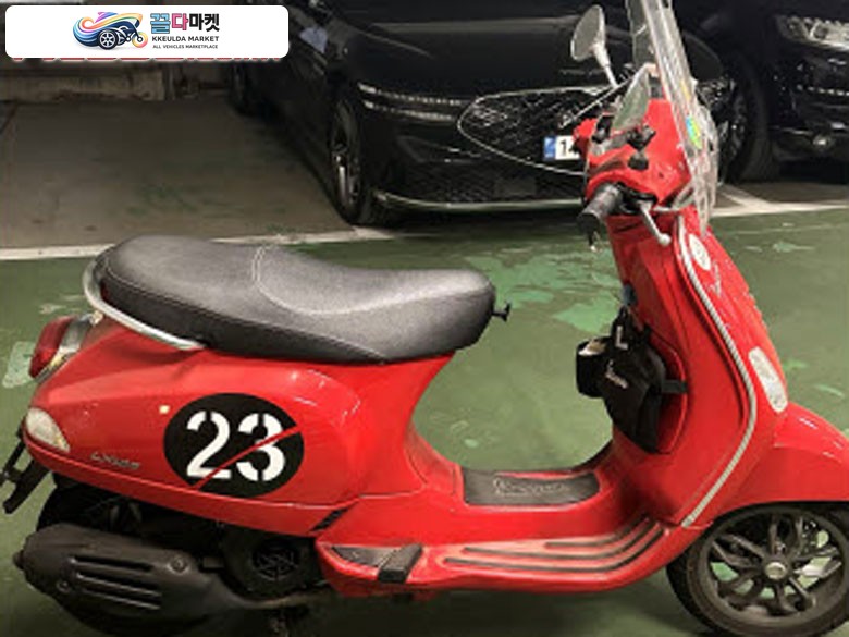 베스파 LX 125 2022년식 2022년 12월 등록, 베스파 LX125 - 레드 판매합니다.