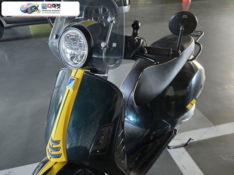 베스파 GTS 300 슈퍼 레이싱 식스티 2021년식 Gts300레이싱 떼르 풀튜닝