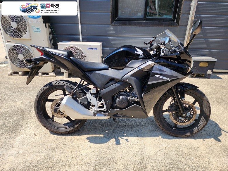 혼다 CBR 125 R 2014년식 SLBIKE 2014년식 혼다 CBR 125 블랙 판매