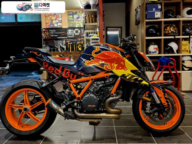 KTM 1290 슈퍼 듀크 R 에보 2022년식 22년 슈퍼듀크R 급매합니다