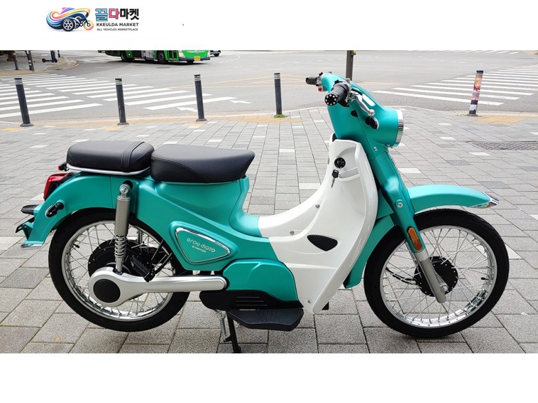 엘로이 이모션 2023년식 [80만원파격할인!] 엘로이 [이모션 전기스쿠터] 민트칼라 창고대방출!! 매입대차가능! 카드 16개월 무이자상담가능!