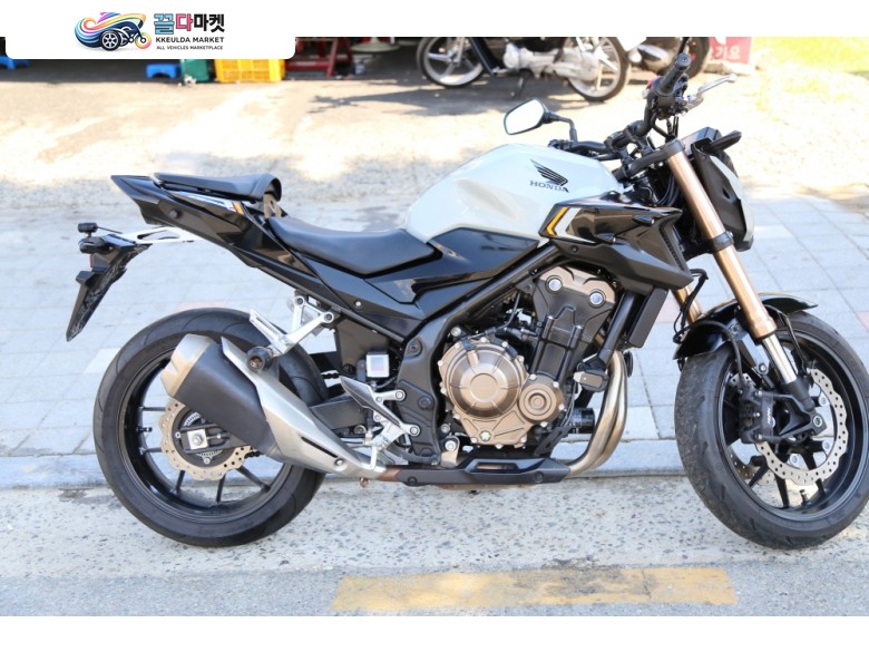 혼다 CB 500 F 2022년식 cb500f 입니다